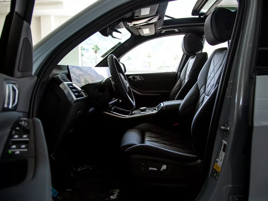 2024 BMW X5 interior