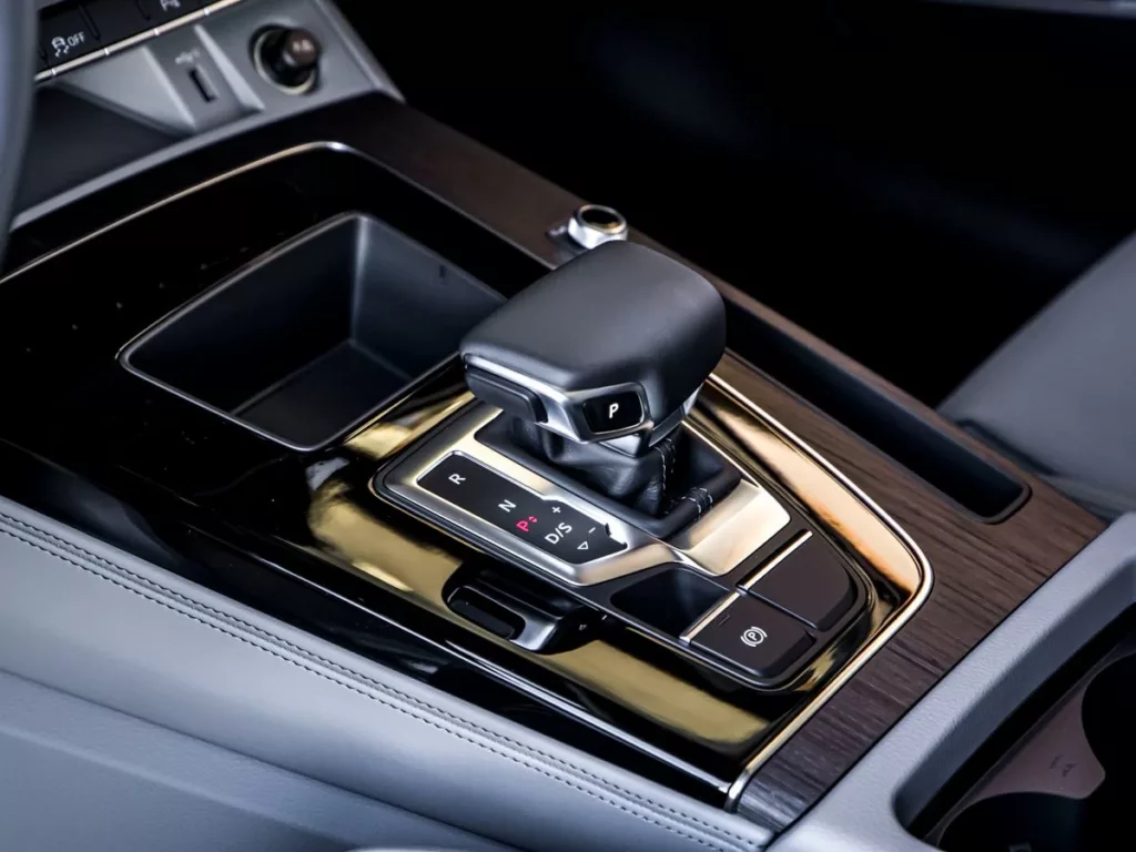 2024 Audi Q5 interior